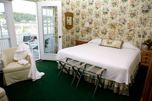 Hotel Iroquois แมคคิแนคไอแลนด์ ภายนอก รูปภาพ